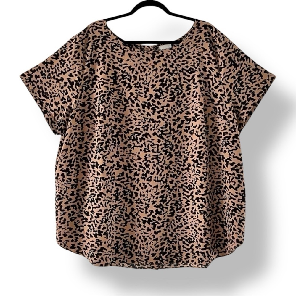 Ava & Viv Plus Size Cheetah Print Scoop Neck Blouse​​​​​​​​​​​​​​​​​​​​​​​​​​​